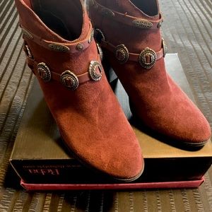 Reba Ankle Booties, Size 10